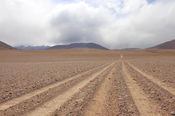 Arjantin Puna 'nın inanılmaz volkanik ve çöl manzarası
