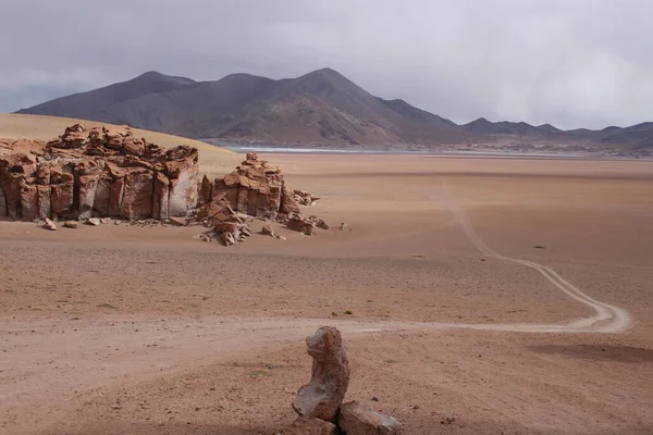 Arjantin Puna 'nın inanılmaz volkanik ve çöl manzarası