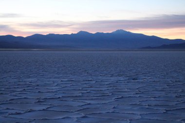 Arjantin 'in kuzeybatısında güneş doğuyor.