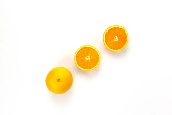 Juicy Oranges Sliced Arranged White Background Healthy Fruit Concepts — стоковое фото