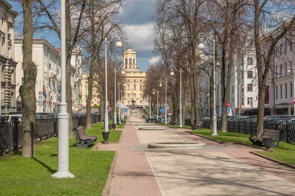 Minsk Belarús Infraestructura Urbana Calle Con Edificios Transporte Gente 2022 — Foto de Stock