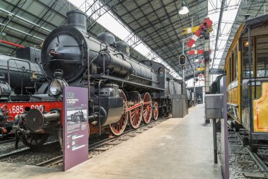 MILAN, ITALY - 19 Mayıs 2018: Bu, 20. yüzyılın başındaki Bilim ve Teknoloji Müzesi 'nde lokomotif koleksiyonunun bir sergisi..