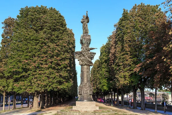 Parigi Francia Agosto 2019 Monumento Poeta Adam Mickiewicz Parco Sull — Foto Stock