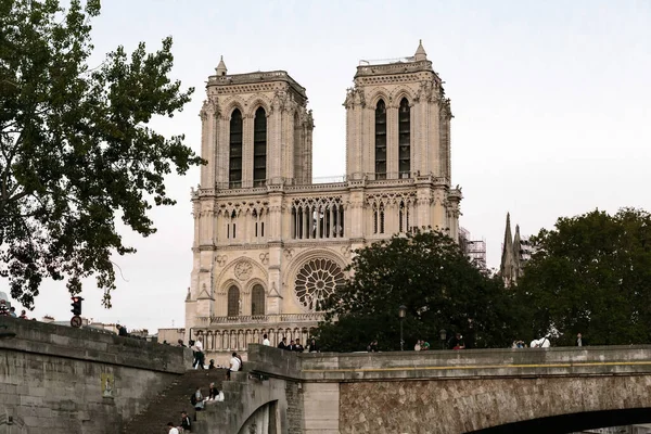 Paříž Francie 2019 Pohled Věže Gotické Katedrály Notre Dame Řeky — Stock fotografie