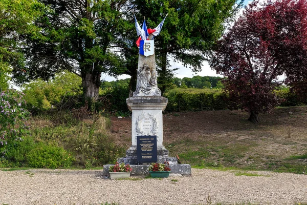 法国Giverny 2019年8月31日 这是位于二战阵亡将士墓地的一座纪念碑 — 图库照片