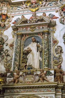 Granada, İspanya - 20 Mayıs 2017: Bu, Kartaca Manastırı 'nın iç kesimindeki Aziz Bruno' nun barok bir heykeltraşı..