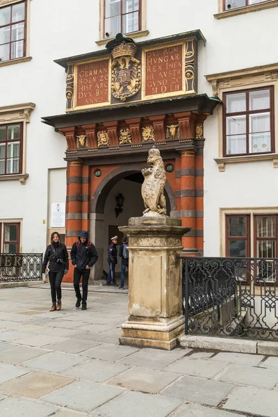 奥地利维也纳 2019年5月15日 这是位于In Burg庭院的老霍夫堡宫的瑞士大门 — 图库照片