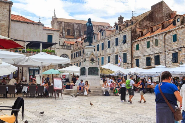 Dubrovnik Croatia September 2016 Ivan Gundulich Square Monument Poet Ivan — Stock Photo, Image