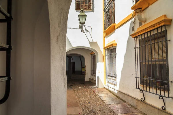 Cordoba Spain May 2017 Narrow Alley Medieval Former Jewish Quarter —  Fotos de Stock