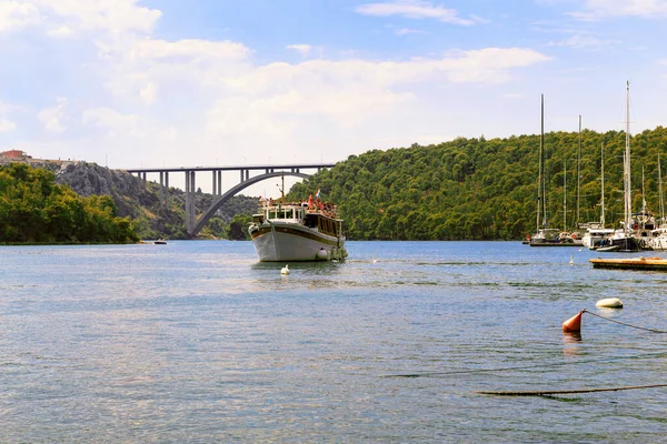 Skradin Croatia Σεπτεμβριου 2016 Αυτό Είναι Ένα Σκάφος Αναψυχής Στον — Φωτογραφία Αρχείου