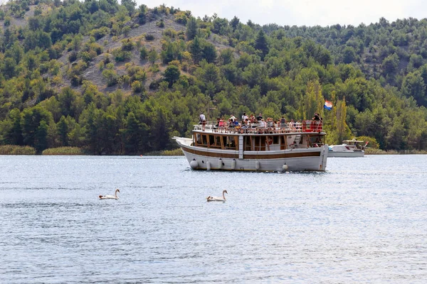 Skradin Kroatien September 2016 Detta Fritidsbåt Krka Floden Det Nationella — Stockfoto