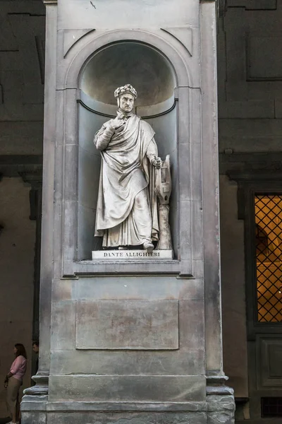 Florence Italie Septembre 2018 Sculpture Dante Alighieri Dans Niche Une — Photo