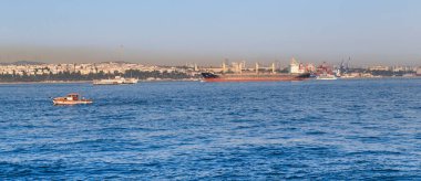 İSTANBUL, TURKEY - 11 Eylül 2017: Bu bir sonbahar akşamı Boğazın manzarası.
