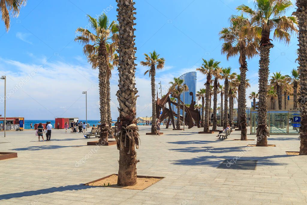 BARCELONA, ESPAÑA 11 DE MAYO DE 2017 Esta es la moderna Plaza del