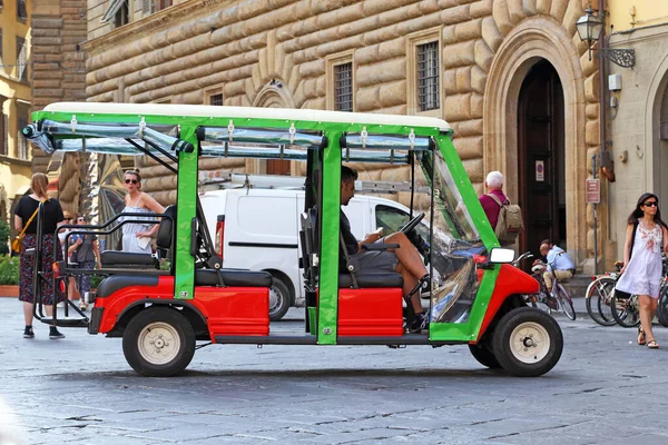 Florence Italy September 2018 Tourist Minibus Square Old City Waiting — Stock Photo, Image