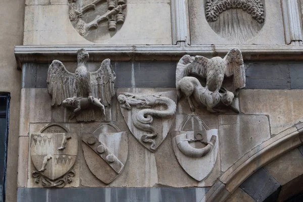 Milan Italy May 2018 Fragment Facade Medieval Loggia Osii Reliefs — Foto de Stock