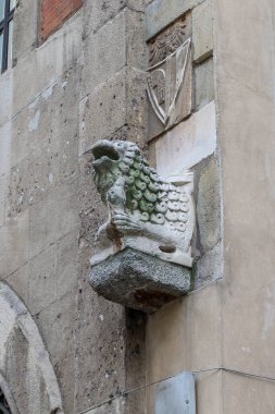 MILAN, İTALYA - 10 Mayıs 2018: Bu, Osii Ortaçağ Loggiası cephesinin bir parçasıdır..