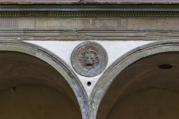 Флоренция Италия Сентября 2018 Один Средневековых Медальонов Украшающих Галерею Монастыря — стоковое фото