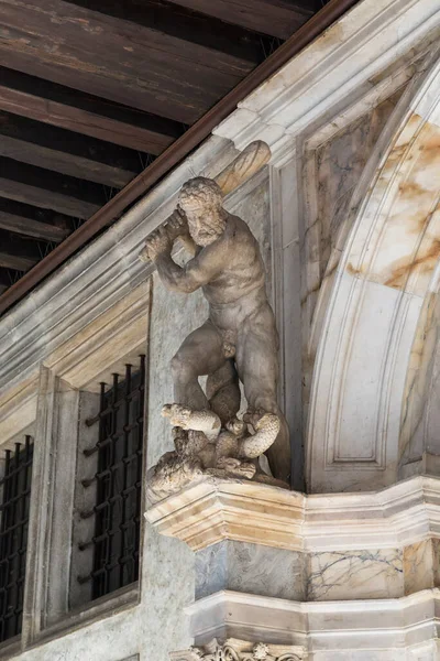 Venice Italy May 2018 Sculpture Hercules Kills Lernaean Hydra Gallery — Foto Stock