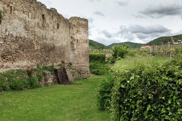 Weissenkirchen Austria May 2019 Preserved Medieval Walls Towers Surrounded Vineyards — Foto Stock