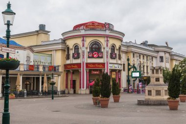 Vienna, AUSTRIA - 15 Mayıs 2019: Bu Prater Park 'taki Madam Tussauds müzesinin binası.
