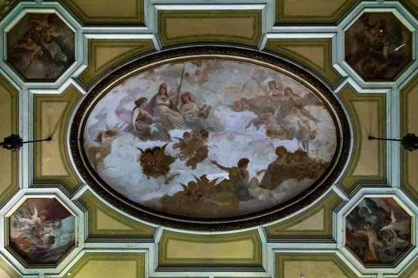 英国沙罗瓦卡 2021年7月24日 这是一幢古老的庄园房子 19世纪末 上有壁画的天花板 — 图库照片