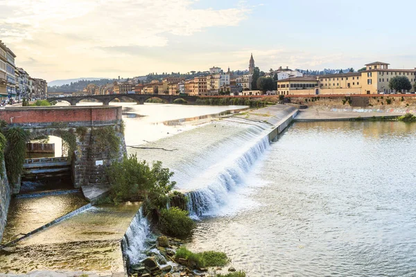 Florencia Italia Septiembre 2018 Trata Una Presa Río Arno Que — Foto de Stock