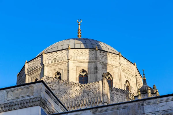 Istanbul Tirkey Wrzesień 2017 Jest Kopuła Meczetu Pertevniyal Valide Sultan — Zdjęcie stockowe