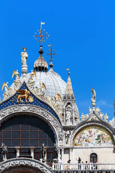 Venezia Maggio 2018 Tratta Frammento Architettonico Con Cupole Della Basilica — Foto Stock