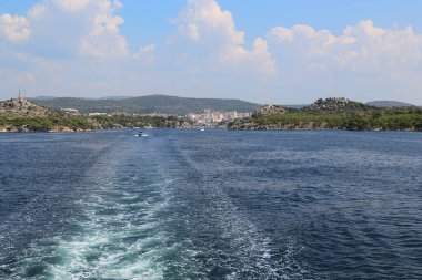 SIBENİK, CROATIA - 12 Eylül 2016: Kanal Sveti Ante şehirden ve Sibenik limanından Adriyatik denizine uzanan işkence dolu ve dar bir boğazdır.