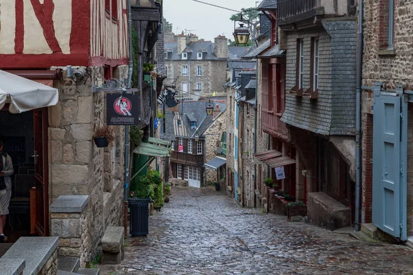 Dinan Frankrijk September 2019 Dit Een Afdaling Door Middeleeuwse Smalle — Stockfoto