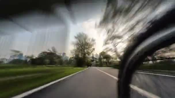 Pov Atrás Faixa Exibição Bar Ciclista Parque — Vídeo de Stock