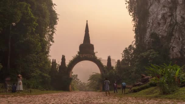 Surat Thani Thaiföld 2022 Április Temple Gate Khao Nai Luang — Stock videók