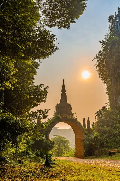 Surat Thani Tailandia Abril 2022 Puerta Del Templo Khao Nai — Foto de Stock