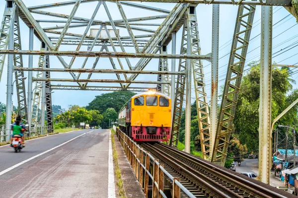 Surat Thani April 2022 Time Lapse Train Run Old Metal Стоковое Изображение