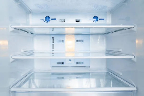Внутри Белого Пустого Холодильника Включенным Внутренним Освещением Стоковое Фото