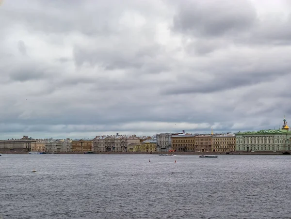 Arquitetura Excepcional São Petersburgo Edifícios Barrocos Neoclássicos Cidade Margem Rio — Fotografia de Stock