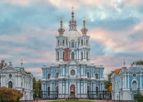 Uitstekende Architectuur Van Sint Petersburg Smolny Klooster Molny Klooster Van — Stockfoto