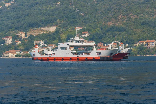 Kotor Montenegro Augustus 2021 Veerboot Montenegro Baai Van Kotor Een — Stockfoto
