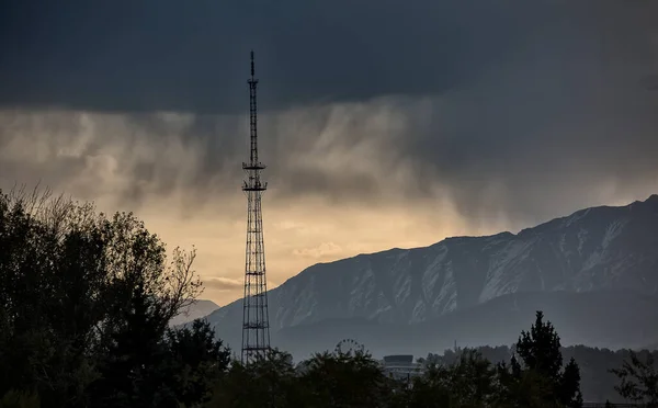 Amanecer Sobre Las Montañas Ciudad Almaty Mañana Otoño —  Fotos de Stock