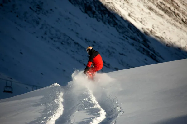 Almaty yakınlarındaki Chimbulak kayak merkezi..
