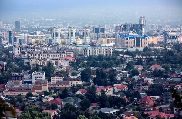 Utsikt Över Staden Almaty Sommarmorgon — Stockfoto