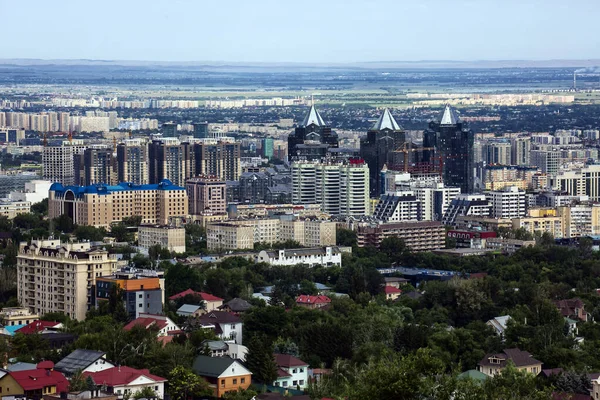 Вид Город Алматы Летним Утром — стоковое фото