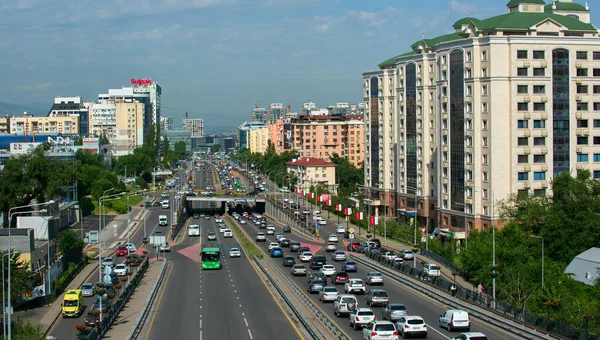 Blick Auf Die Stadt Almaty Sommertag Asien Republik Kasachstan — Stockfoto
