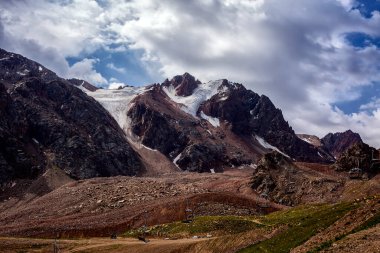 Chimbulak, Almaty 'de kayak merkezi. Yaz. Kazakistan Cumhuriyeti.