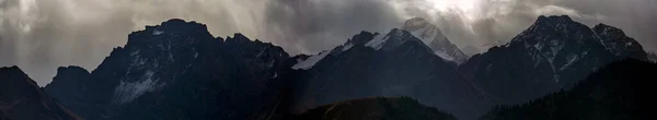 Τοπίο Στα Βουνά Almaty Πρωί Του Φθινοπώρου — Φωτογραφία Αρχείου