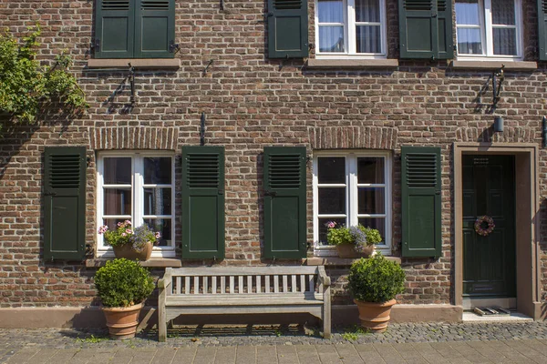 Altdeutsches Haus Mit Fenster Mit Holzverschlägen Wachtendonk Nordrhein Westfalen Deutschland — Stockfoto