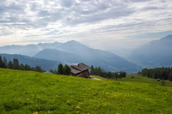 Landschaft Der Lienzer Dolomiten Österreich Straße Und Bergpanorama Osttirol — Stockfoto