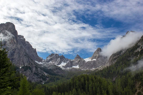 Τοπίο Του Lienz Dolomites Στην Αυστρία Πανόραμα Μαζικών Αλπικών Βουνών — Φωτογραφία Αρχείου