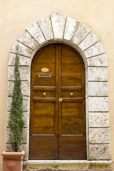 Piękne Drzwi Toskańskie Volterra Włochy — Zdjęcie stockowe